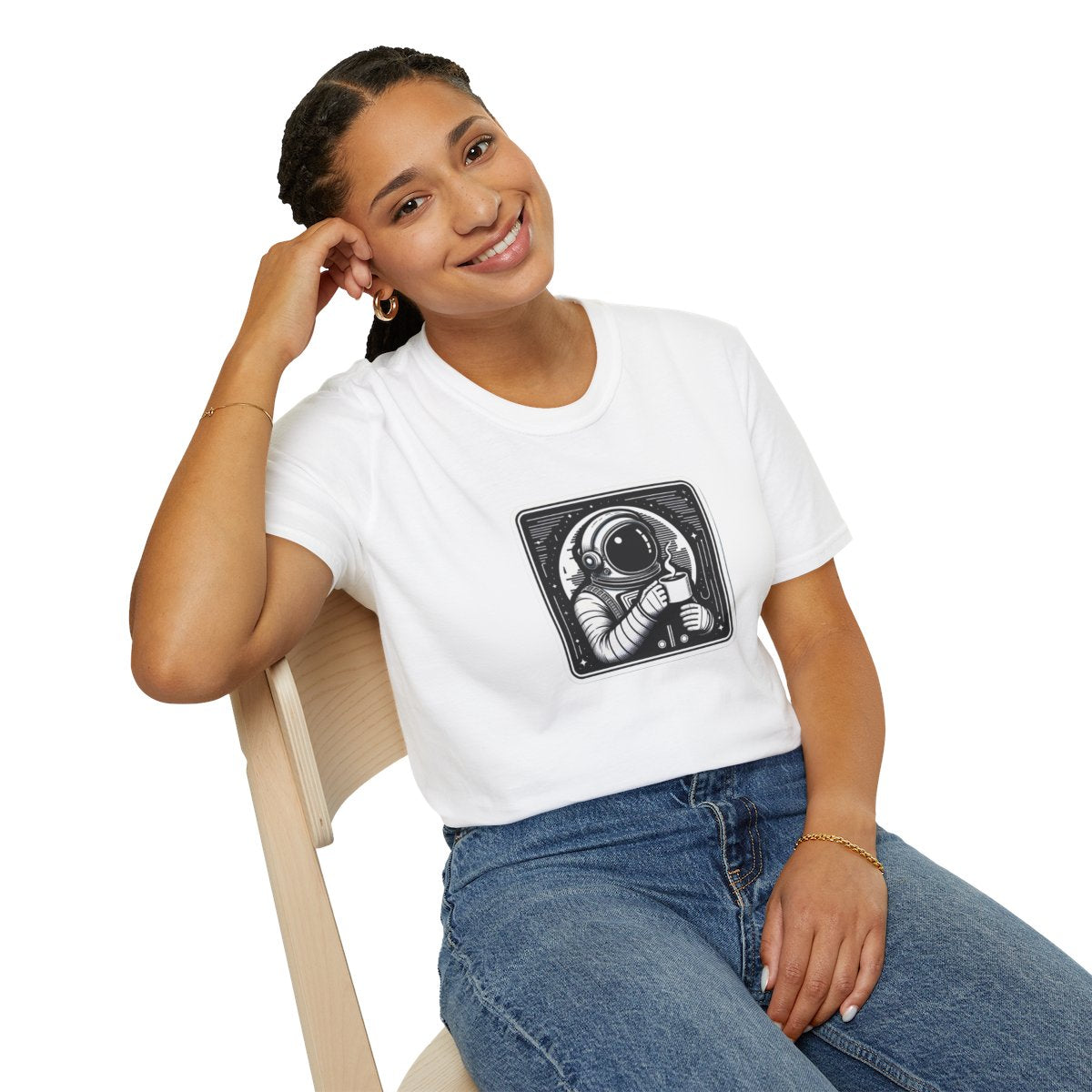 Retro T-Shirt - Astronaut Astronaut Drinking a coffee - Retro Style T-Shirt