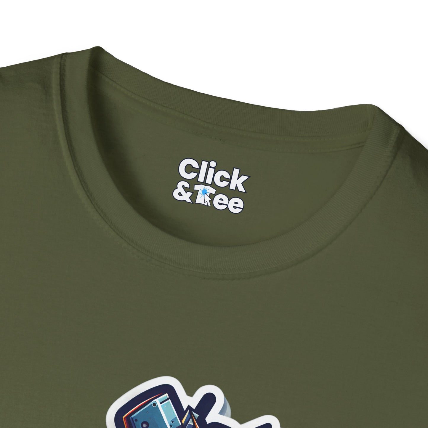 Retro T-Shirt - Battle-scarred Warrior mech rocketing through the air - Retro Style T-Shirt